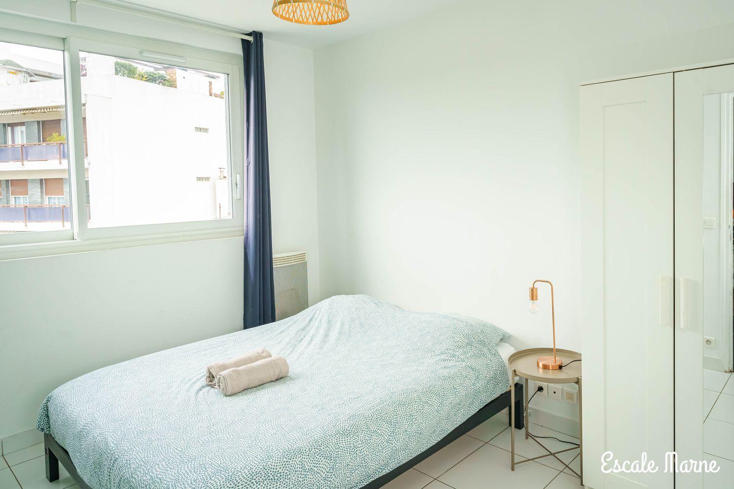 Apartamento Grand Appt rénové, 15mn métro 8, parking gratuit Maisons-Alfort Exterior foto